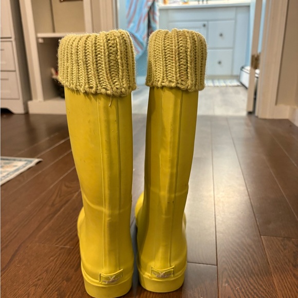 American Eagle Outfitters Yellow Winter Rain Boots - Picture 7 of 10